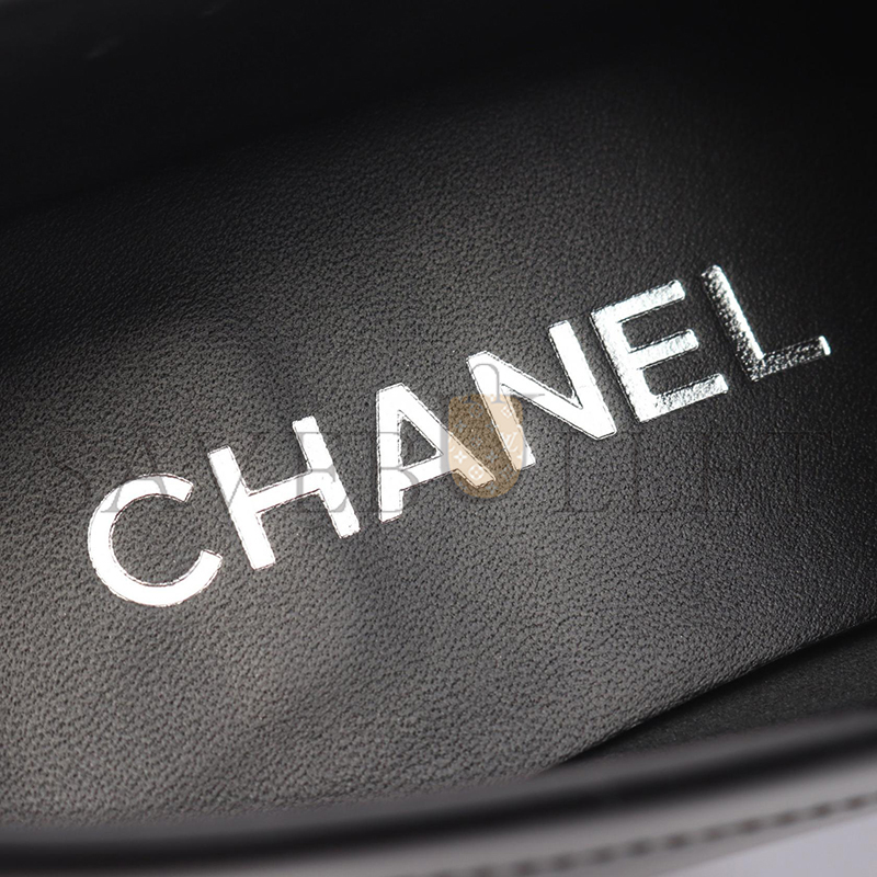 CHANEL CC LEATHER LOAFERS ‎G45156